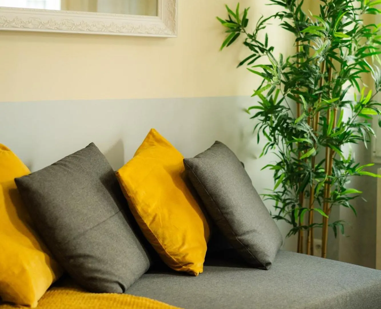 Beautiful Yellow Near Marais And Bastille Appartement